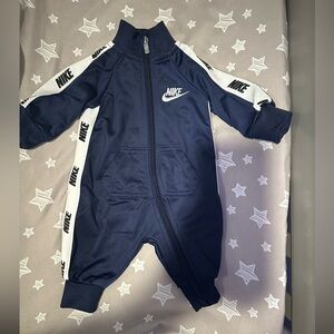 Newborn-0-3 months Nike bundle